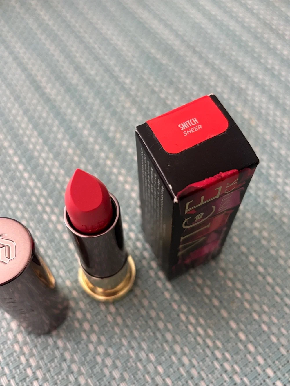 Urban Decay- Vice Lipstick “Snitch” sheer coral NWT